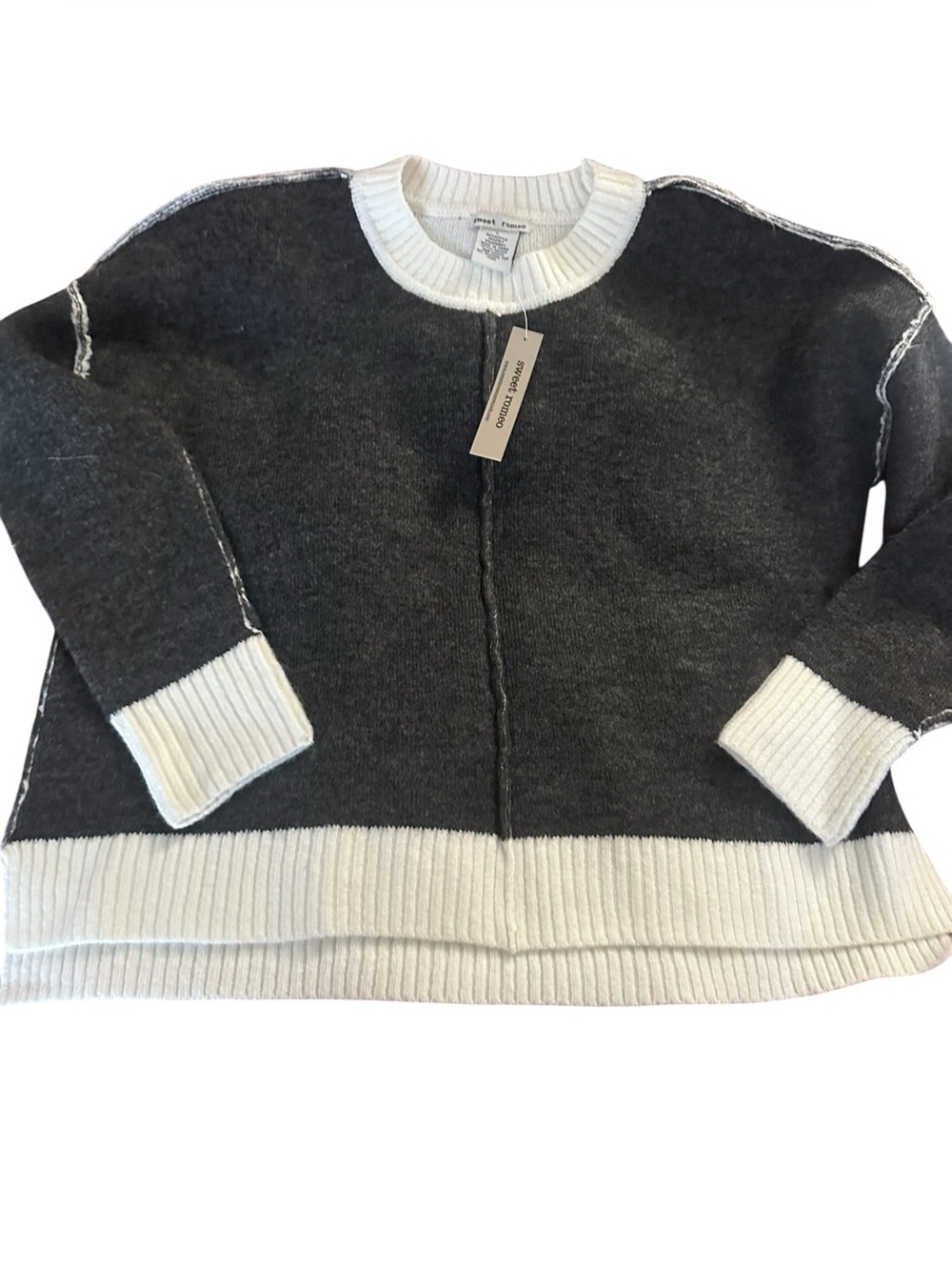 NWT Women’s Raglan Pull Over Sweater- gray/white- Size LARGE